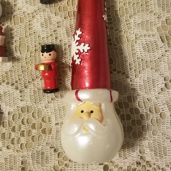 Christmas Decorations with Bonus Book - Picture 2 of 8